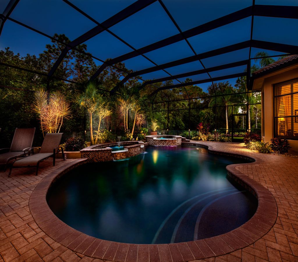 Estate home in Lakewood Ranch Country Club featuri