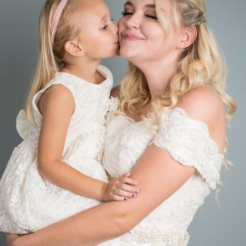 Mallory and her daughter before the wedding.