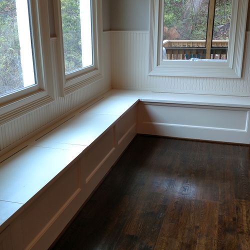 built-in bench seating