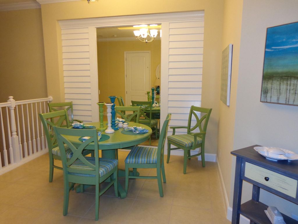 Popular Florida coastal sea glass colors in the di