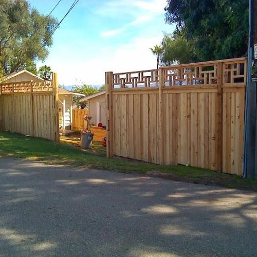 Redwood fence in San Diego
