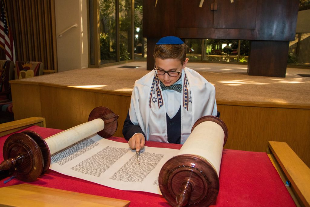 Bar Mitzvah Torah reading portrait. Pre set shoot 