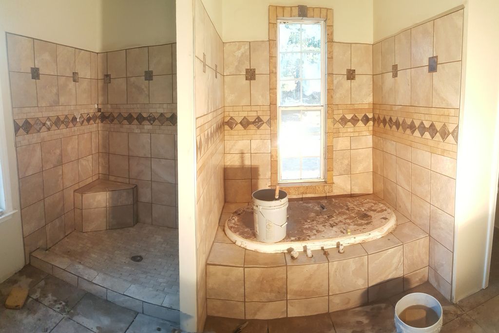 jetted tub & walk in shower (new build)