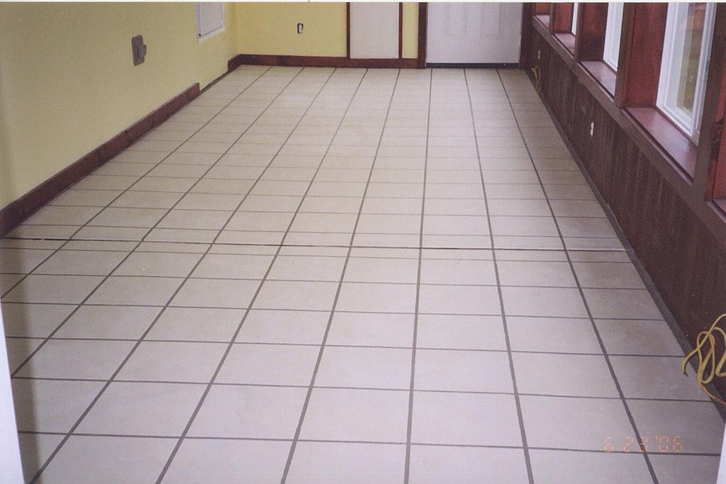Hand Tape Terozza tile pattern.
Hand trowel finish