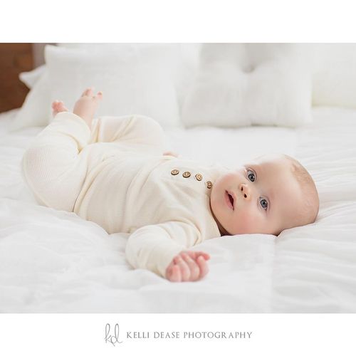 Simple and natural baby photography.