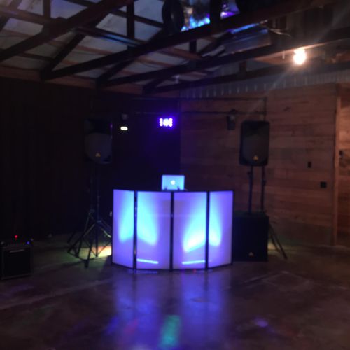 Basic package with 1 multi effect dance floor lase