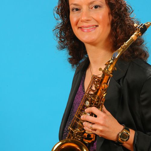 Donna Schwartz, playing light Pop, Jazz and Blues 
