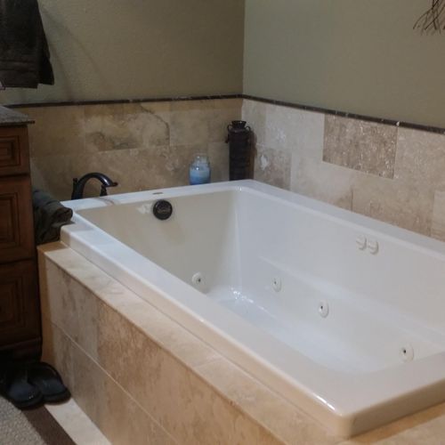 Custom Travertine Jacuzzi 