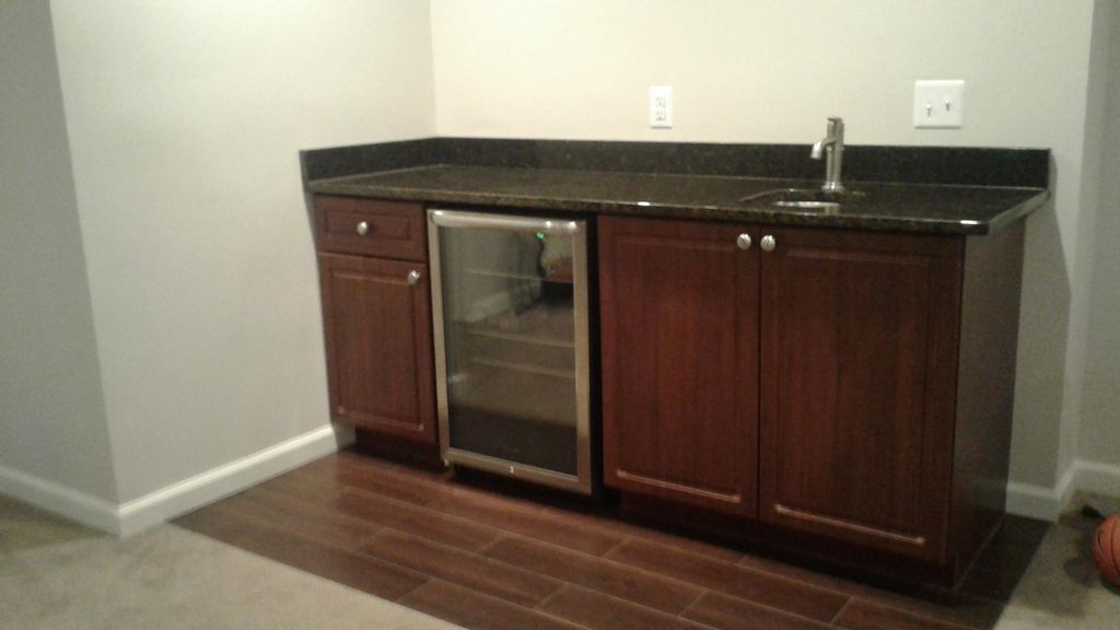 wet bar/ ceramic and porcelain tile