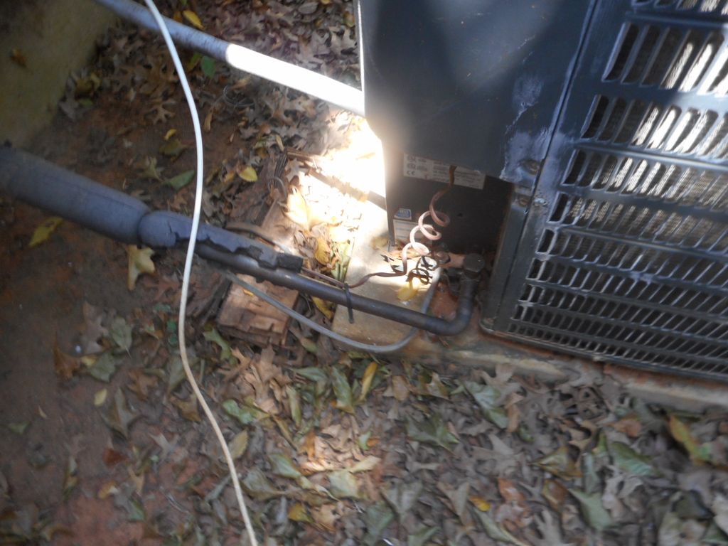 No insulation on refrigeration line