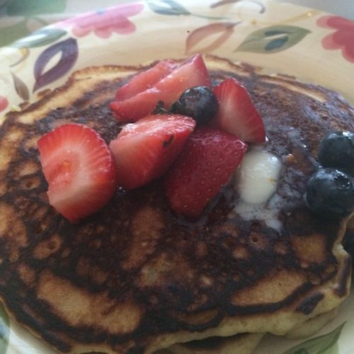 Homemade Pancakes w/fresh berries