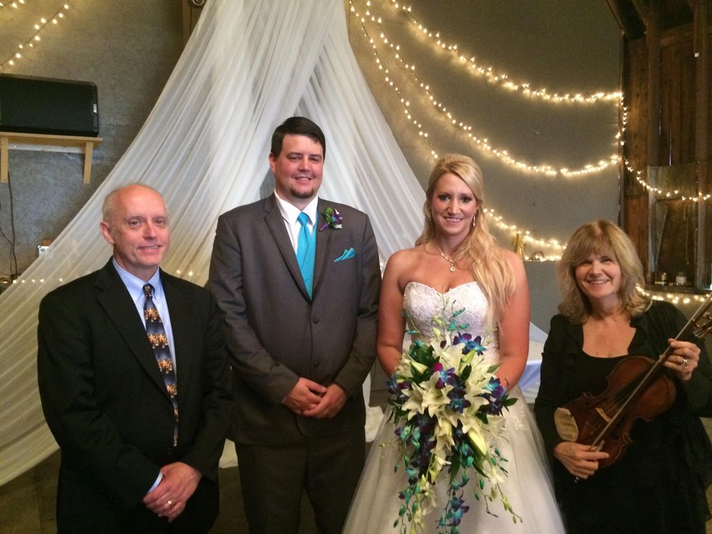 Ceremony at Sugar Creek Barn 