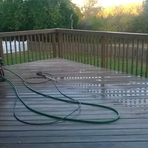 Peck Deck - Finished the Pressure Washing and got 