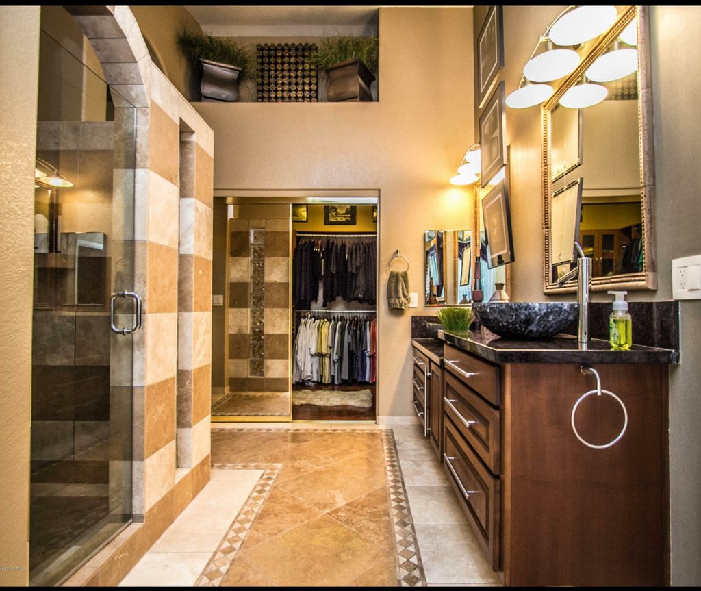 GRIMM RESIDENCE | Tatum & 56th
Master bath remodel