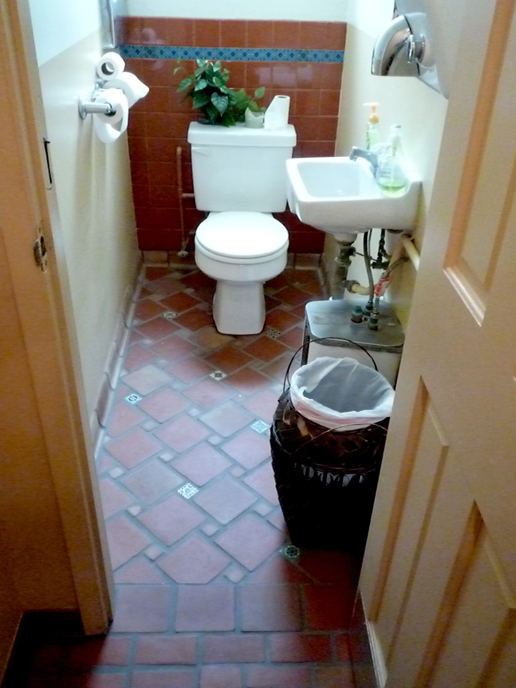 retail building restroom
floor & back wall design 