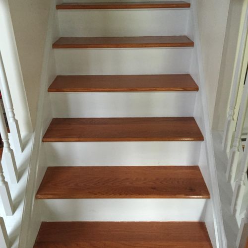 Finished hardwood on a staircase!