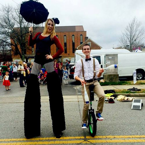 Nashville Stilt Walking and Juggling entertainment