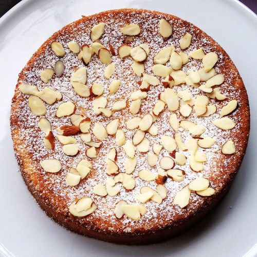 Gluten free almond cake