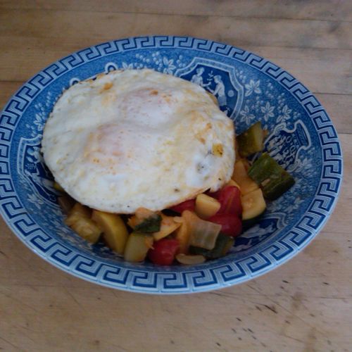 The perfect breakfast: eggs and vegetables.
