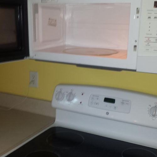 This microwave and stove had cooked-on food, just 