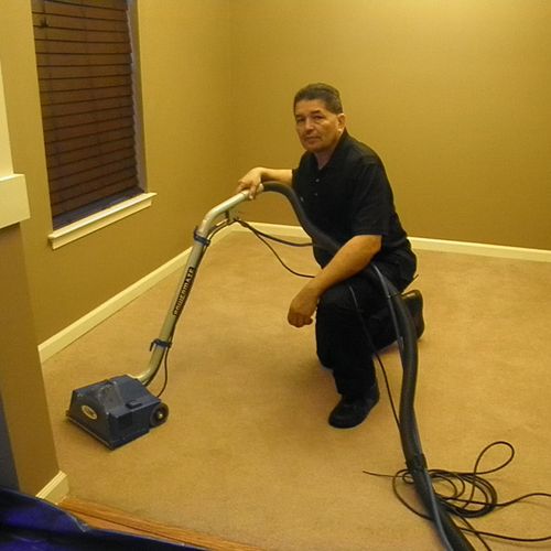 Carpet Cleaning a move-out house