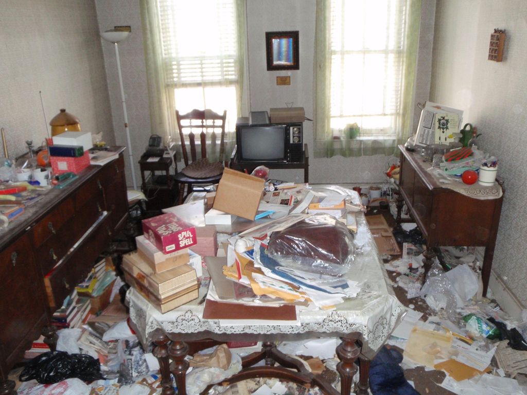 J&M Cleanouts provides junk removal for  houses, a