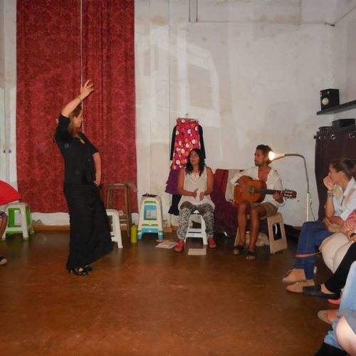 Attending a Flamenco "talla" (workshop)!