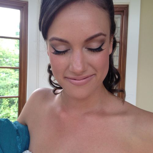 Classic glamour for this beautiful bride!