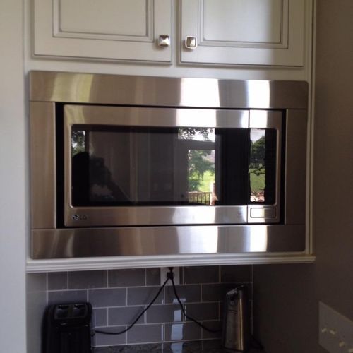 Microwave and trim kit installation