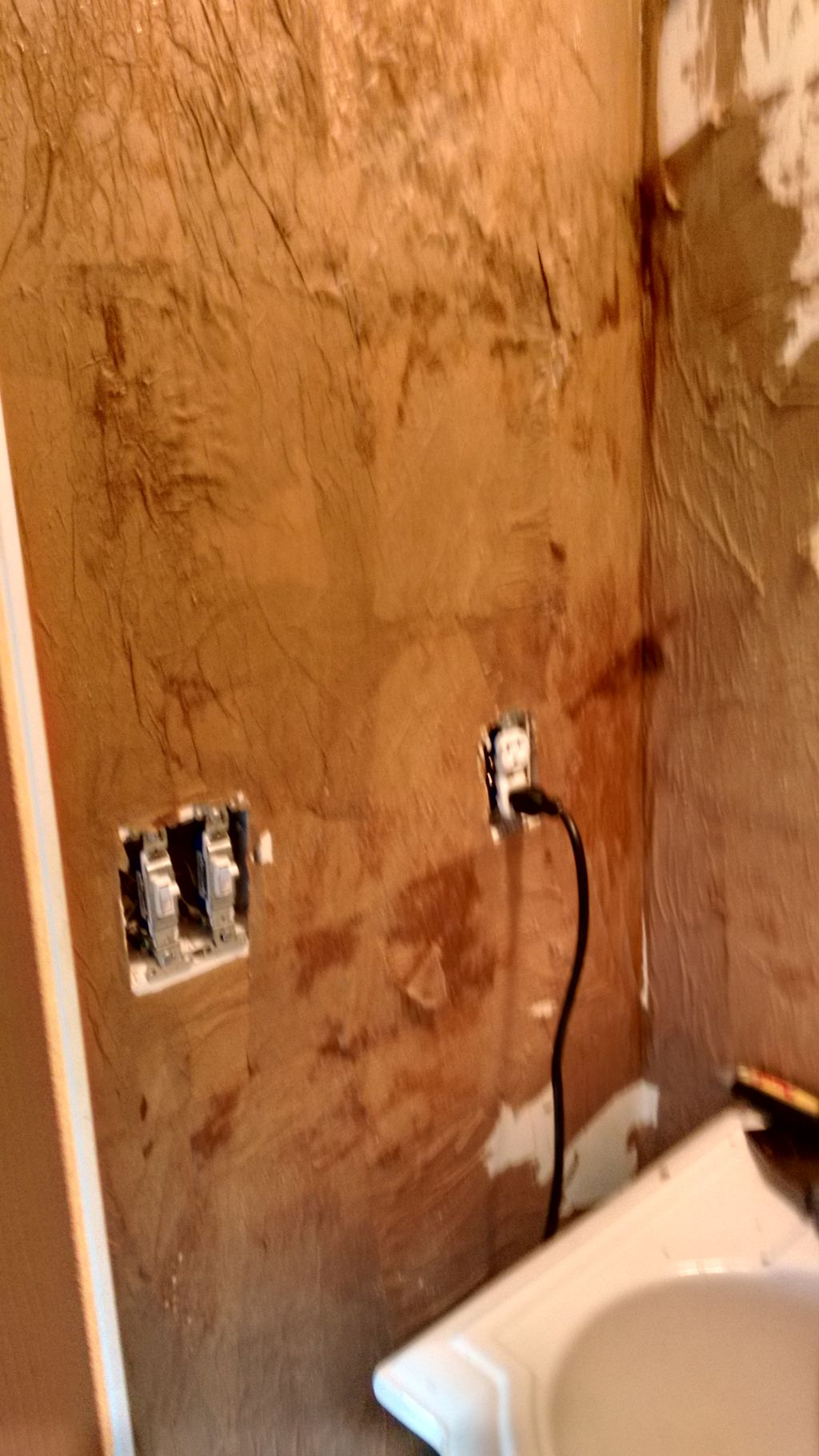 wallpaper to be removed