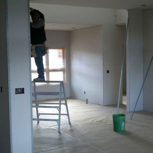 DRYWALL HANGING AND PATCH