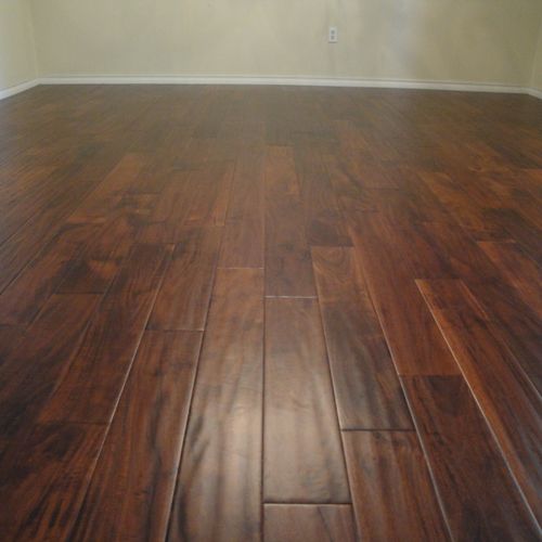 Engineered hardwood floor installation in Dallas, 