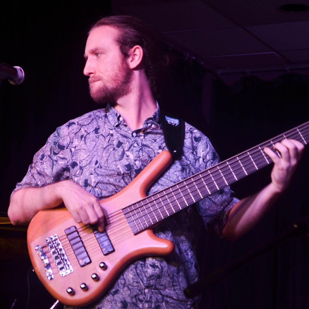 Fionn Ruadh - Bass Player