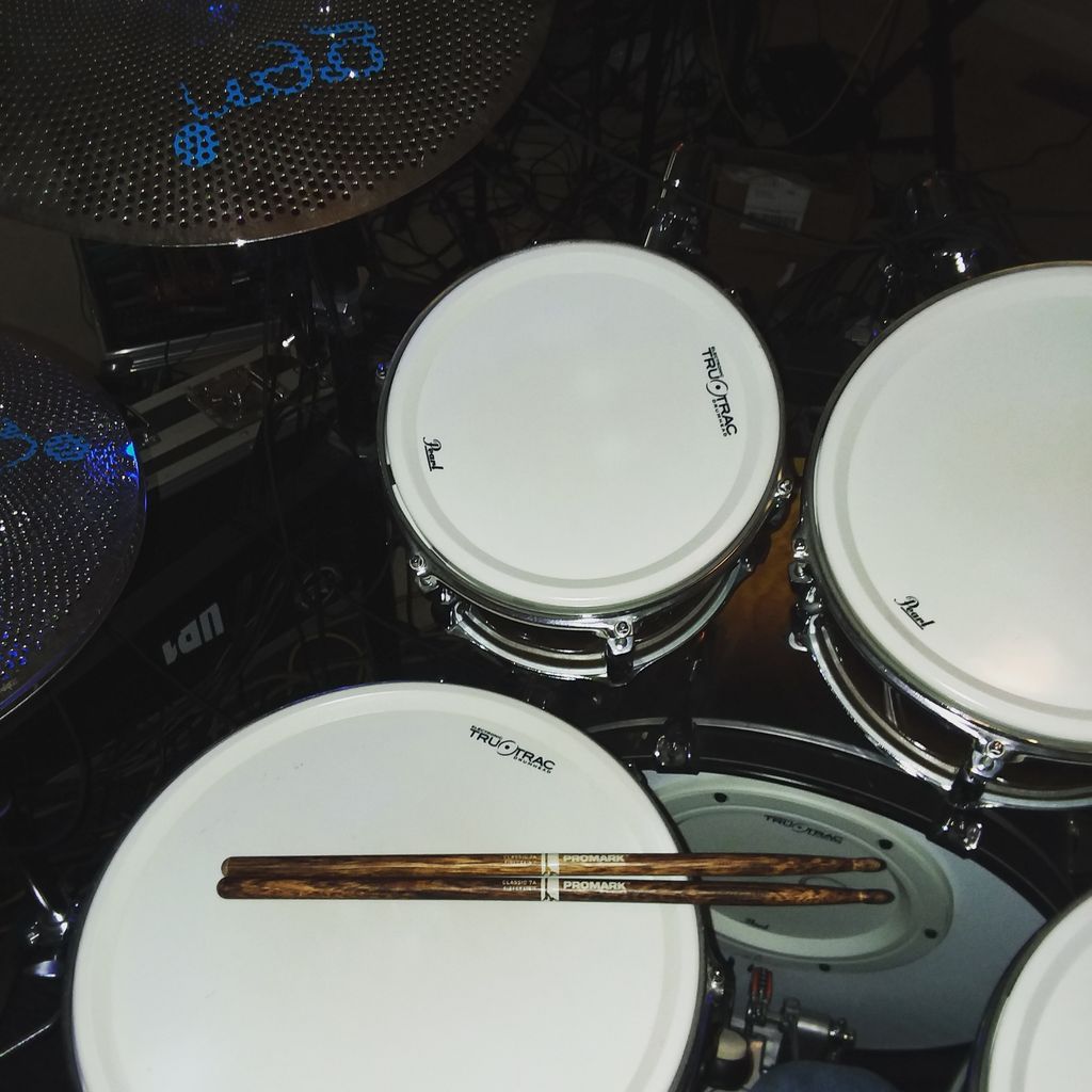 Backline rental. Drums for rent, drum tech, lesson
