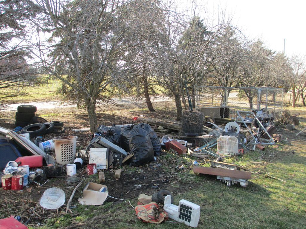 We remove everything! Old projection or tube TVs, 