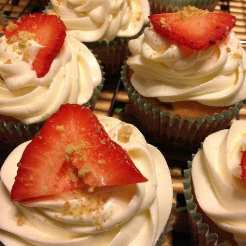 Strawberry Cheesecake Cupcakes 