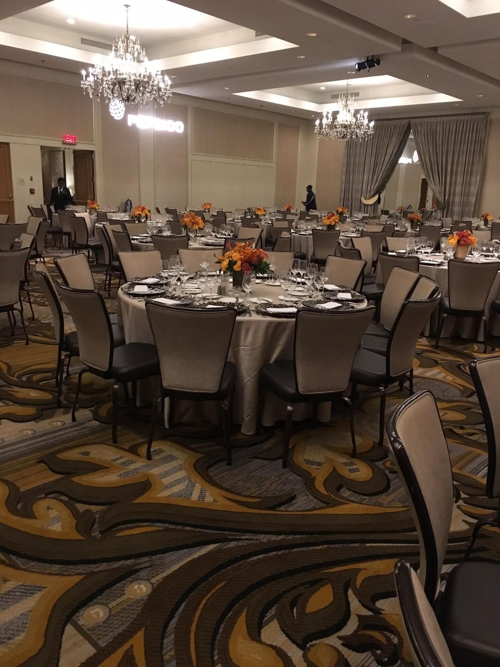 Room set for 500 guest
