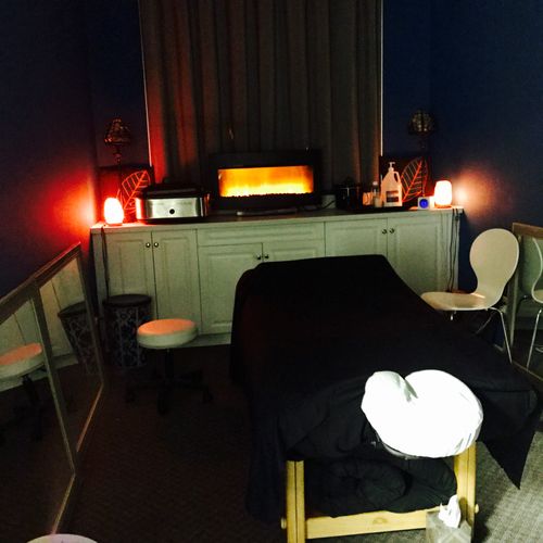 Warm and cozy massage room :)