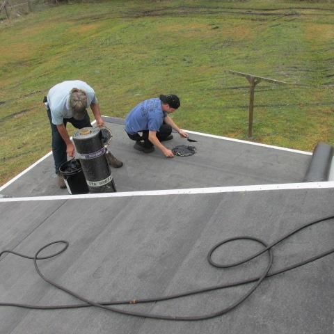 We provide roof removal and roof replacement.