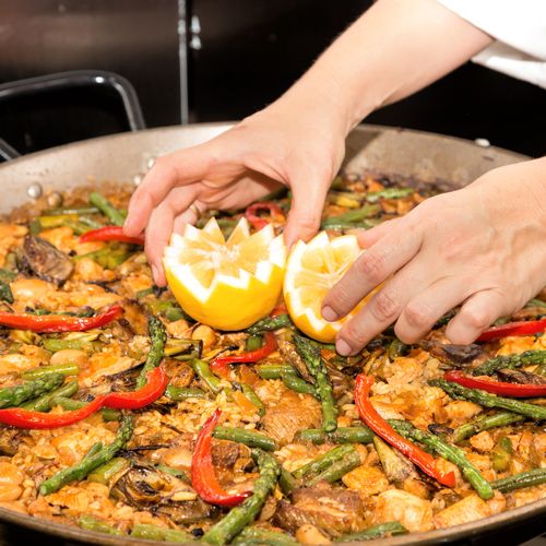 Meat and vegetables paella