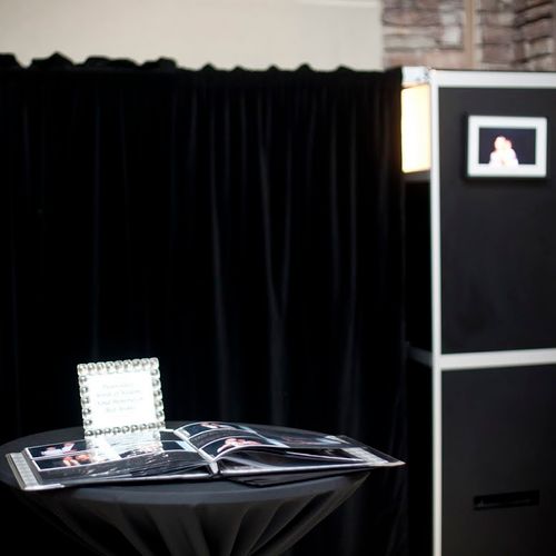 ShutterBooth with Classic memory book and digital 