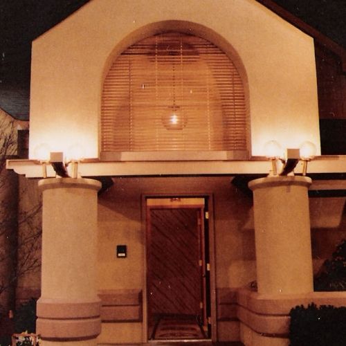Entrance to the 1985 Centerpiece Home at the India