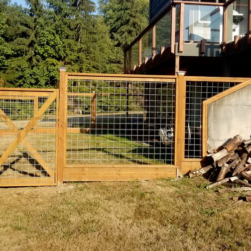 Hog wire fence 10