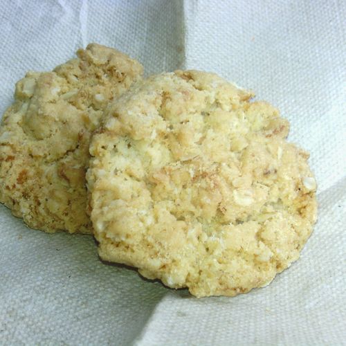 Anzac Cookies: deliciously crunchy and chewy