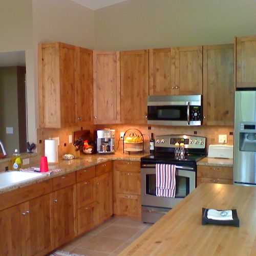 Kitchen Remodel with undercabinet lighting
