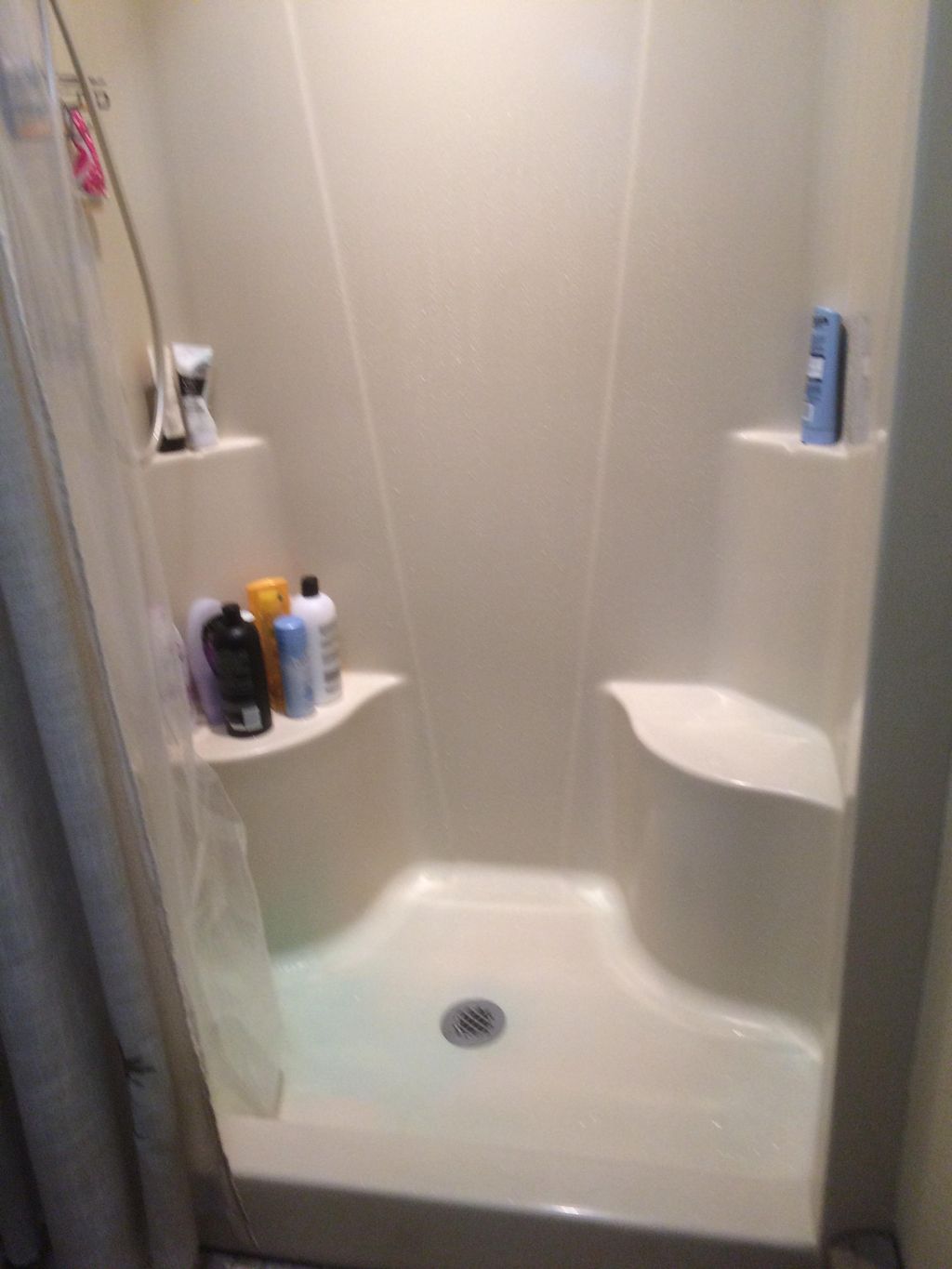 Bathroom 1 Before