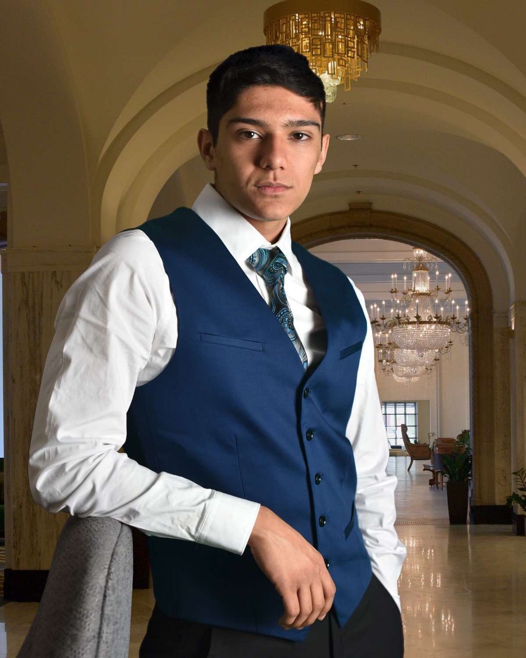 Master Photography by LG has over 600 backgrounds 