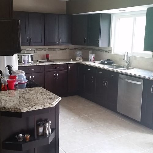 Complete Remodeled Kitchen, new cabinets, tile flo
