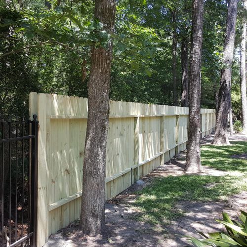 400LFT of 6ft wood fence 