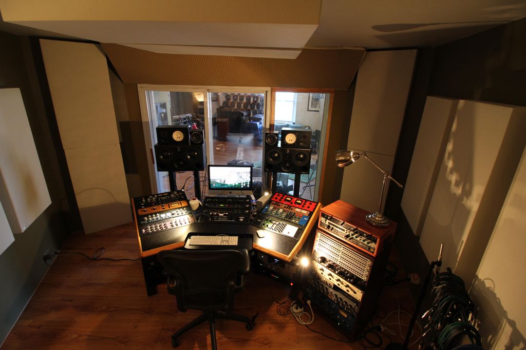 Yes, we have a ton of fabulous outboard gear.